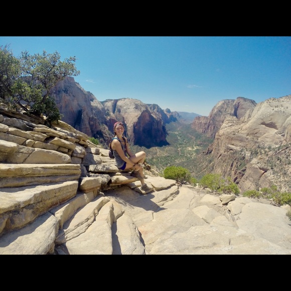 Meet your Posher, Ashlynn - Picture 8 of 8